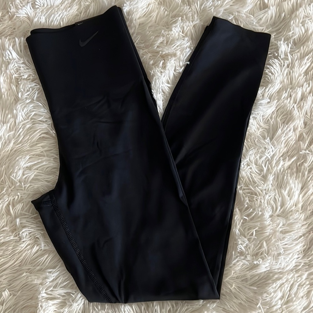 Black Nike Sculpt Lux Tight Fit